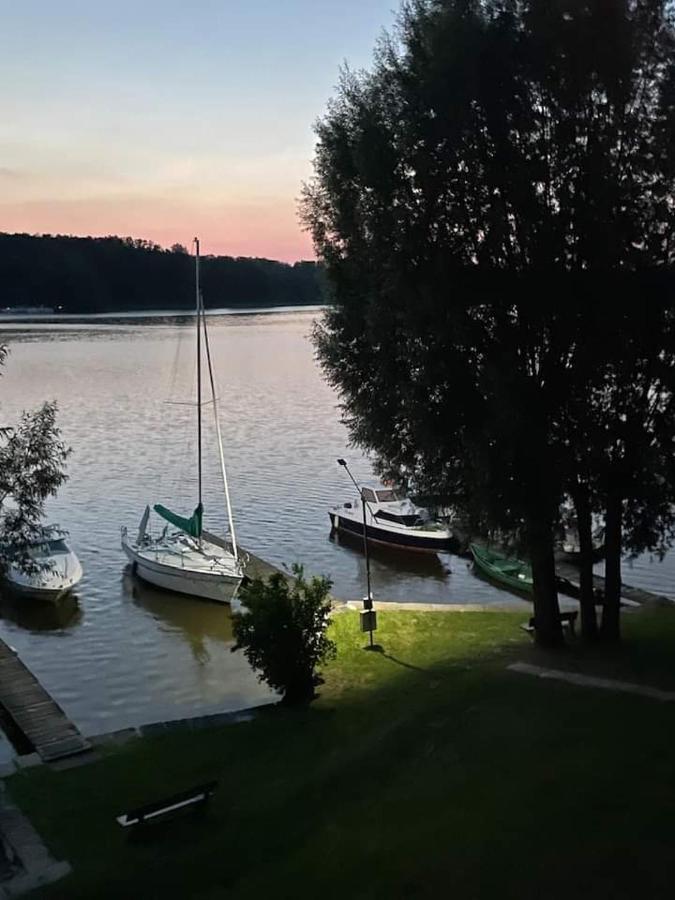 Holiday home Mieszkanie Nad Jeziorem Z Wlasna Linia Brzegowa *